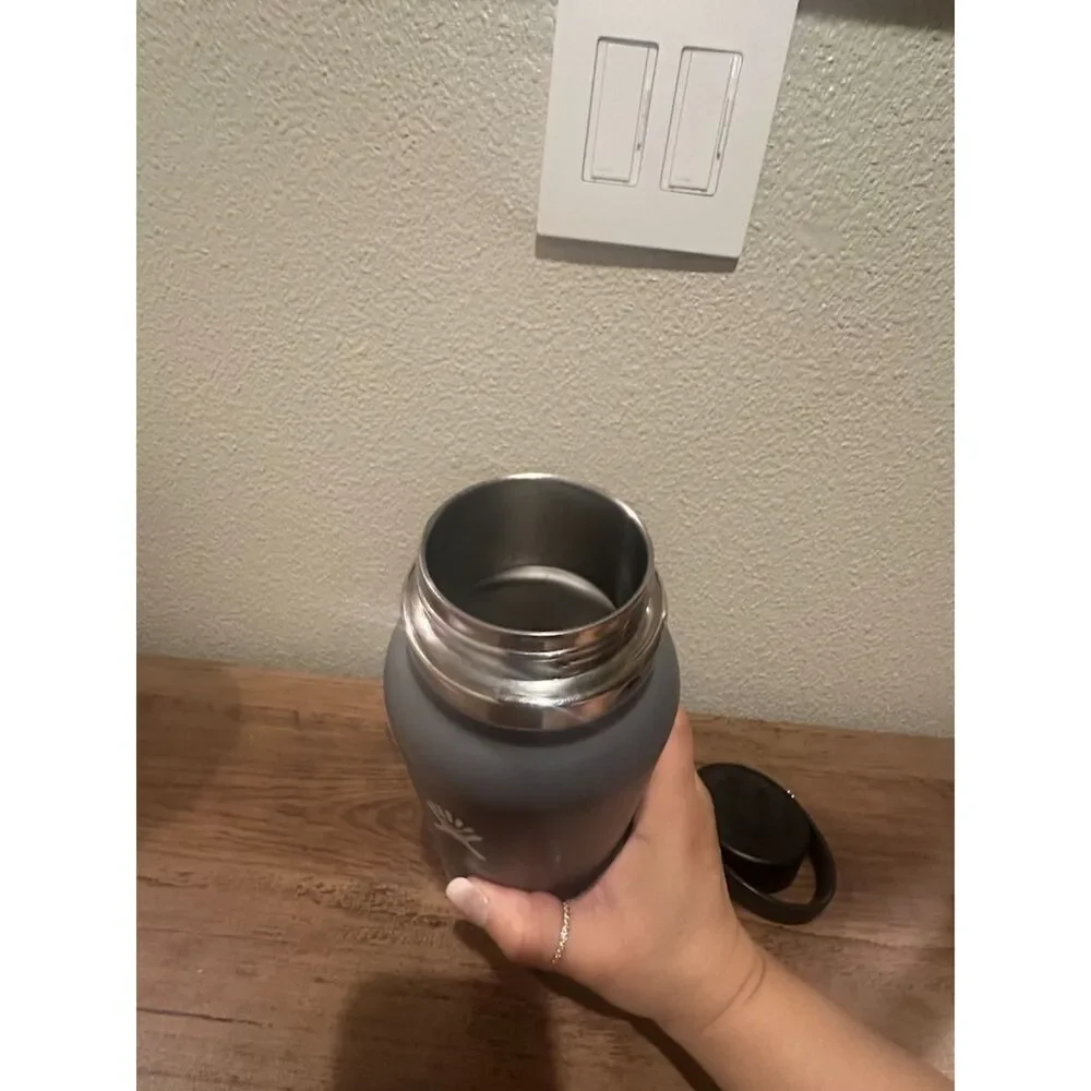 Hydro Flask Water Bottle - Standard Mouth Flex Cap - Grey 32oz
